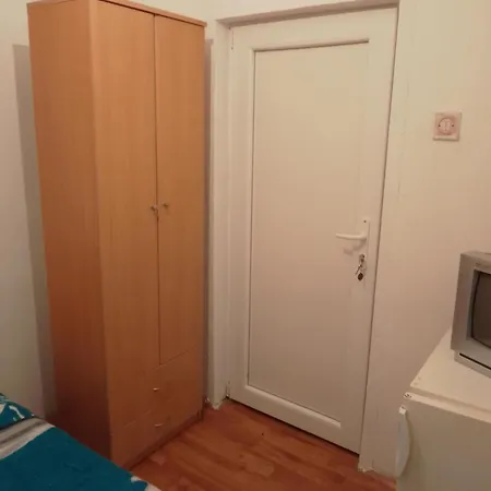 Ostanak kod kuće Sobe Za Izdavanje Nedeljkovic Lukovo (Kursumlija)