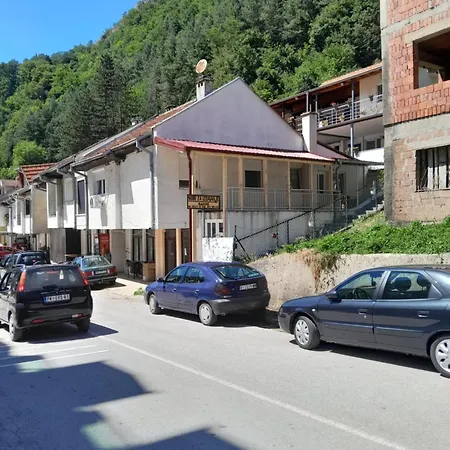Sobe Za Izdavanje Nedeljkovic * Lukovo