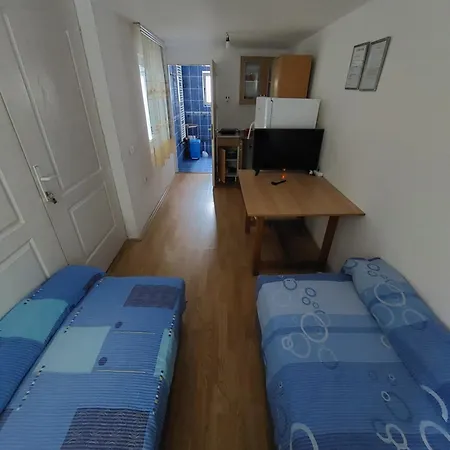 Sobe Za Izdavanje Nedeljkovic * Lukovo (Kursumlija)