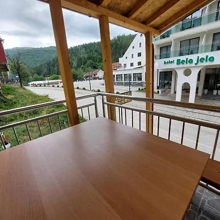 Sobe Za Izdavanje Nedeljkovic Ostanak kod kuće Lukovo (Kursumlija)