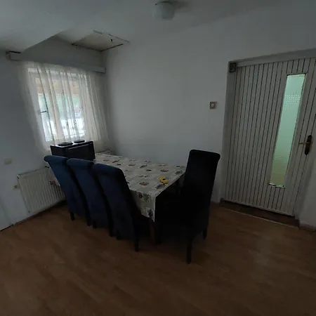 Sobe Za Izdavanje Nedeljkovic Lukovo (Kursumlija)