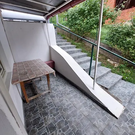 Sobe Za Izdavanje Nedeljkovic Kwatera prywatna Lukovo (Kursumlija)