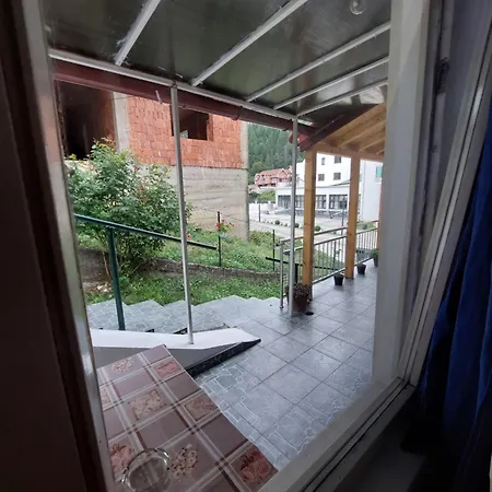 Ostanak kod kuće Sobe Za Izdavanje Nedeljkovic