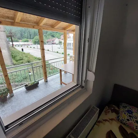 Ostanak kod kuće Sobe Za Izdavanje Nedeljkovic Lukovo (Kursumlija)